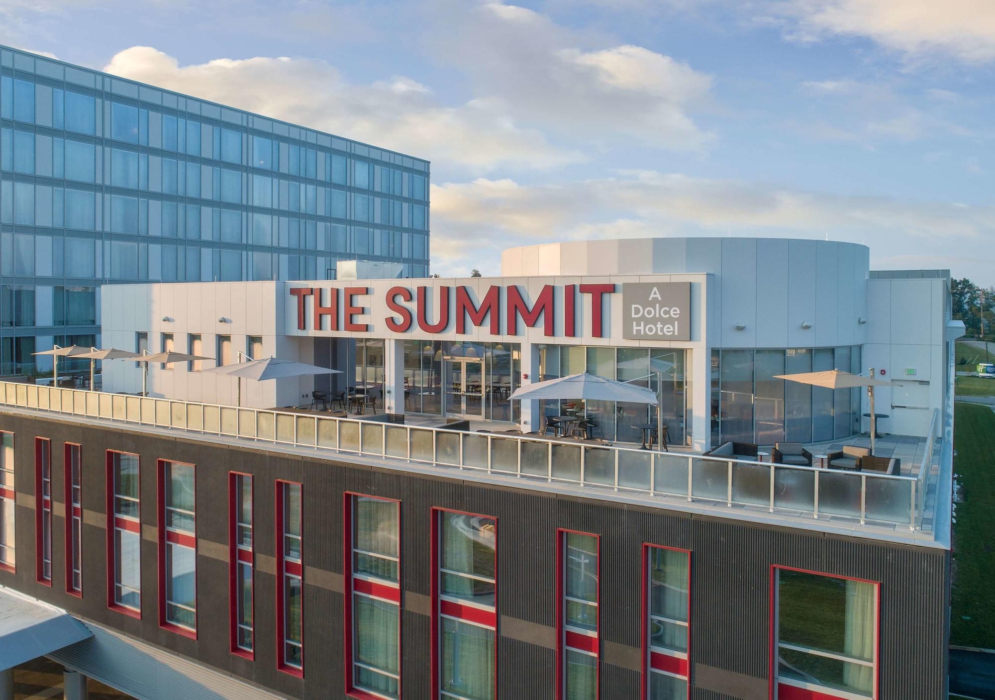 Vista Exterior The Summit Hotel