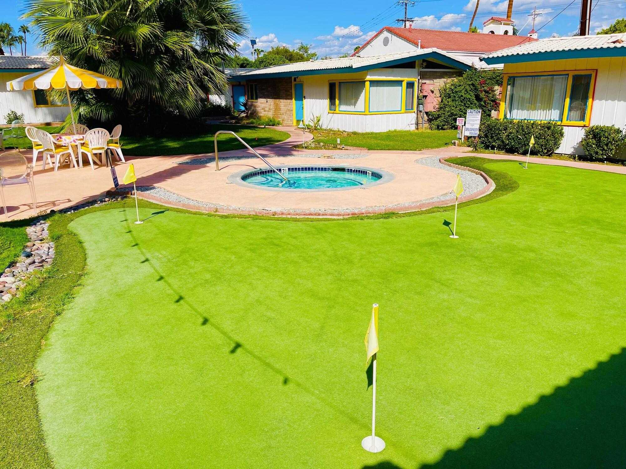 Campo de Golf A Place In The Sun - Adults Only