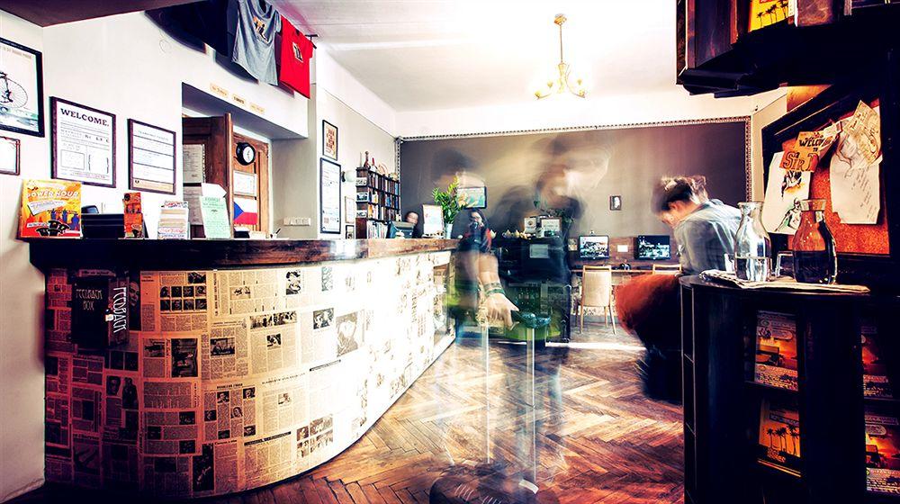 Vista Lobby Sir Toby's