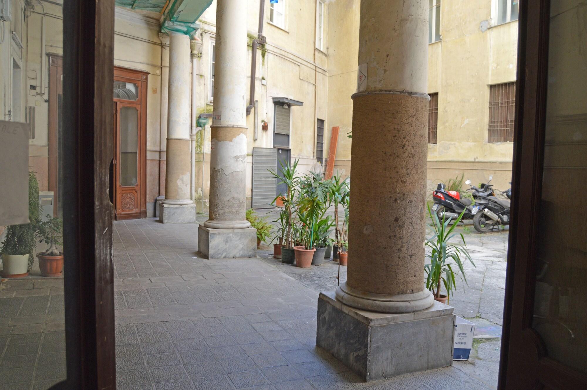 Vista da fachada B&B Central Station Napoli