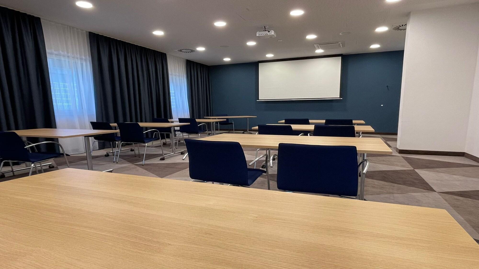 Sala de Reuniones Holiday Inn Express Sindelfingen by IHG
