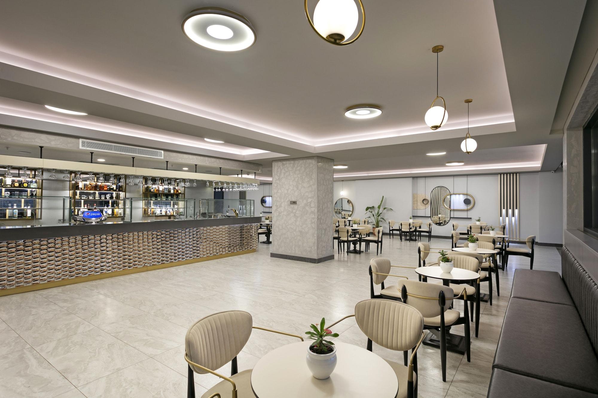 Vista Lobby Mövenpick Resort Antalya Tekirova