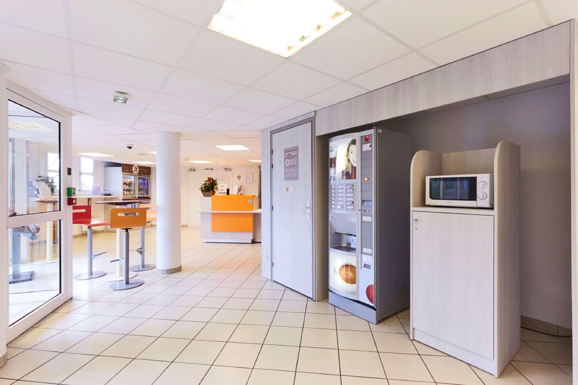Vista Lobby Premiere Classe Marne La Vallee - Saint Thibault des Vignes