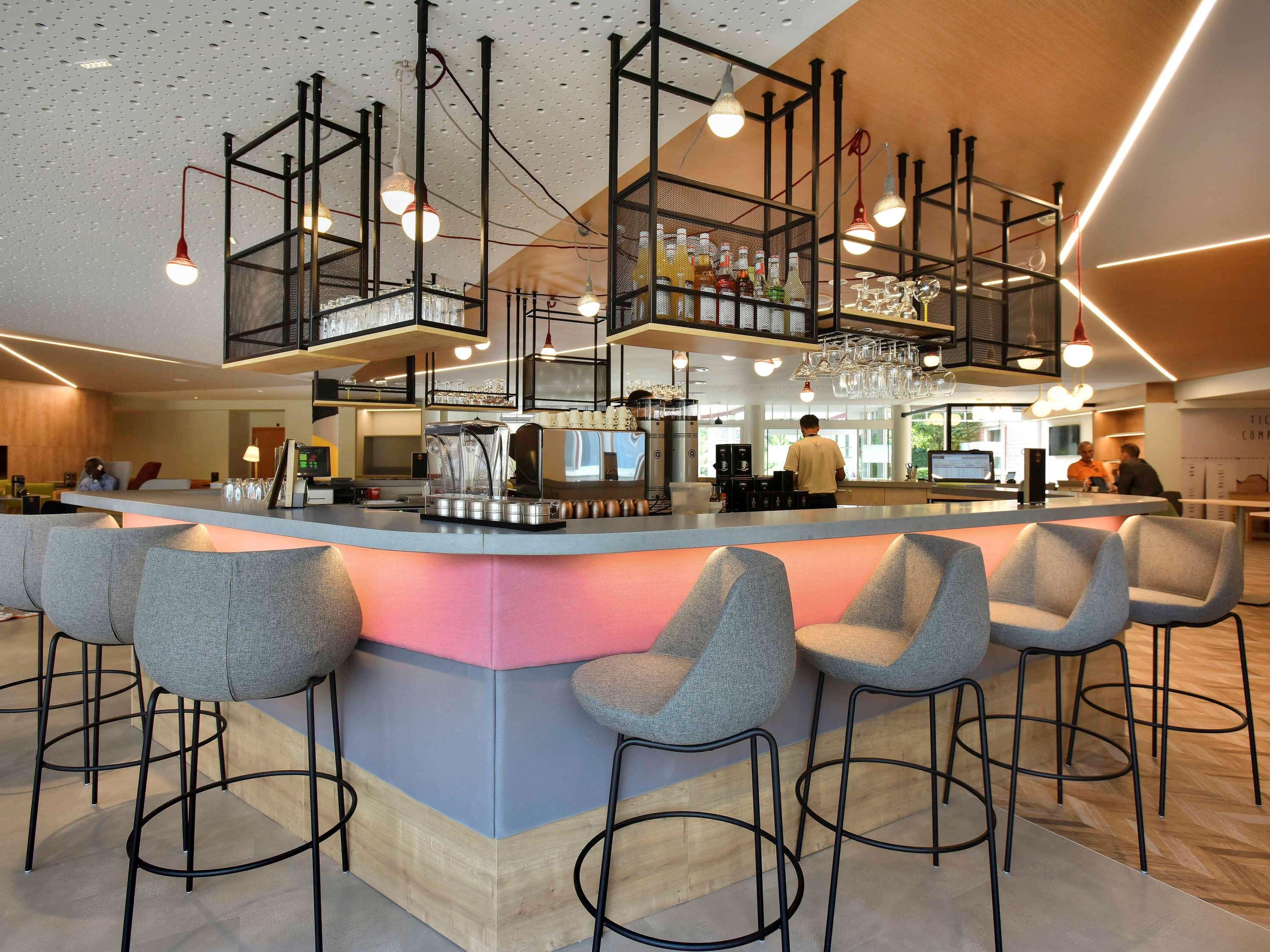 Bar/Salón Novotel Wavre Brussels East