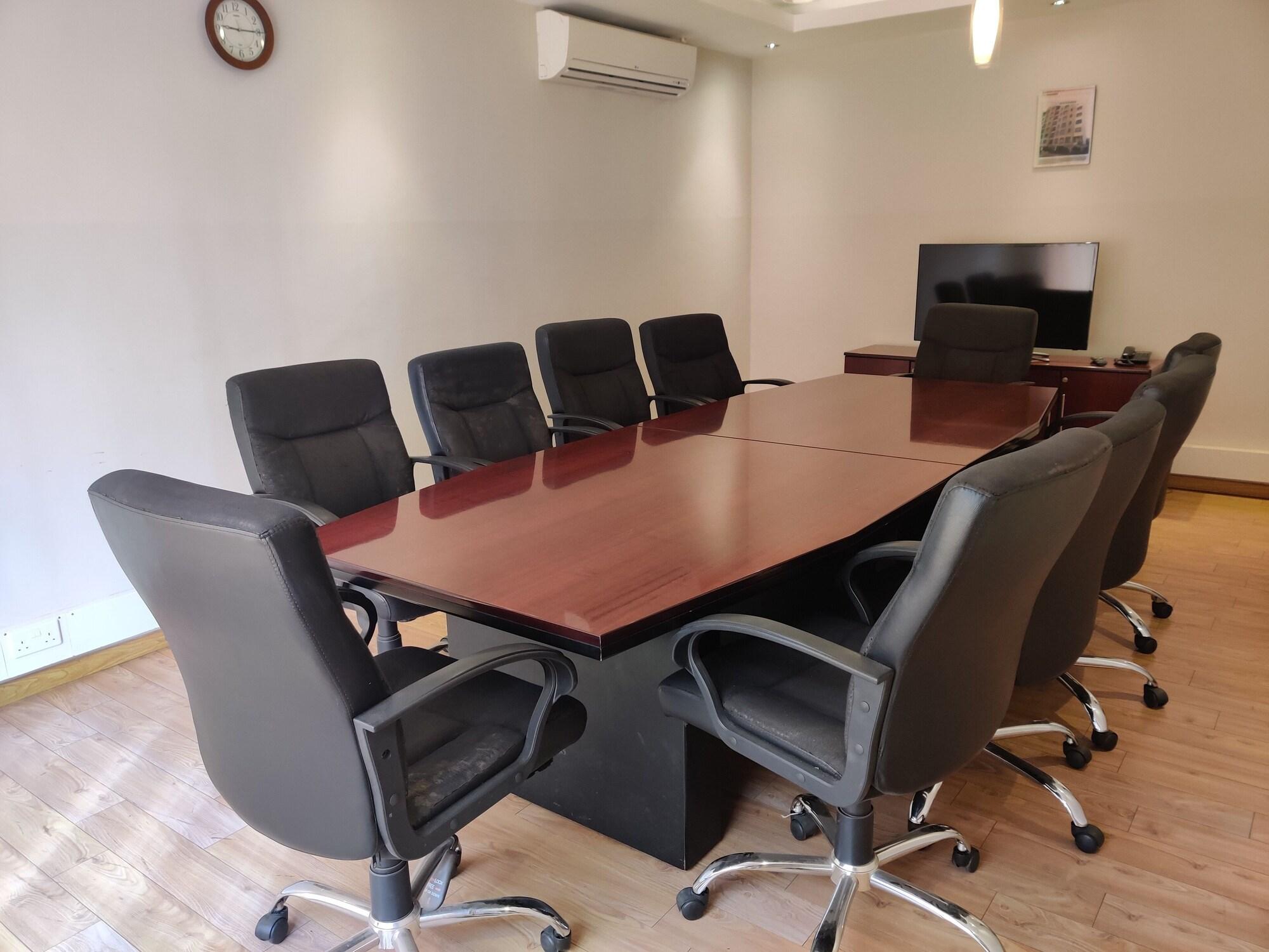 Sala de Reuniones Fenesi Gardens Apartments