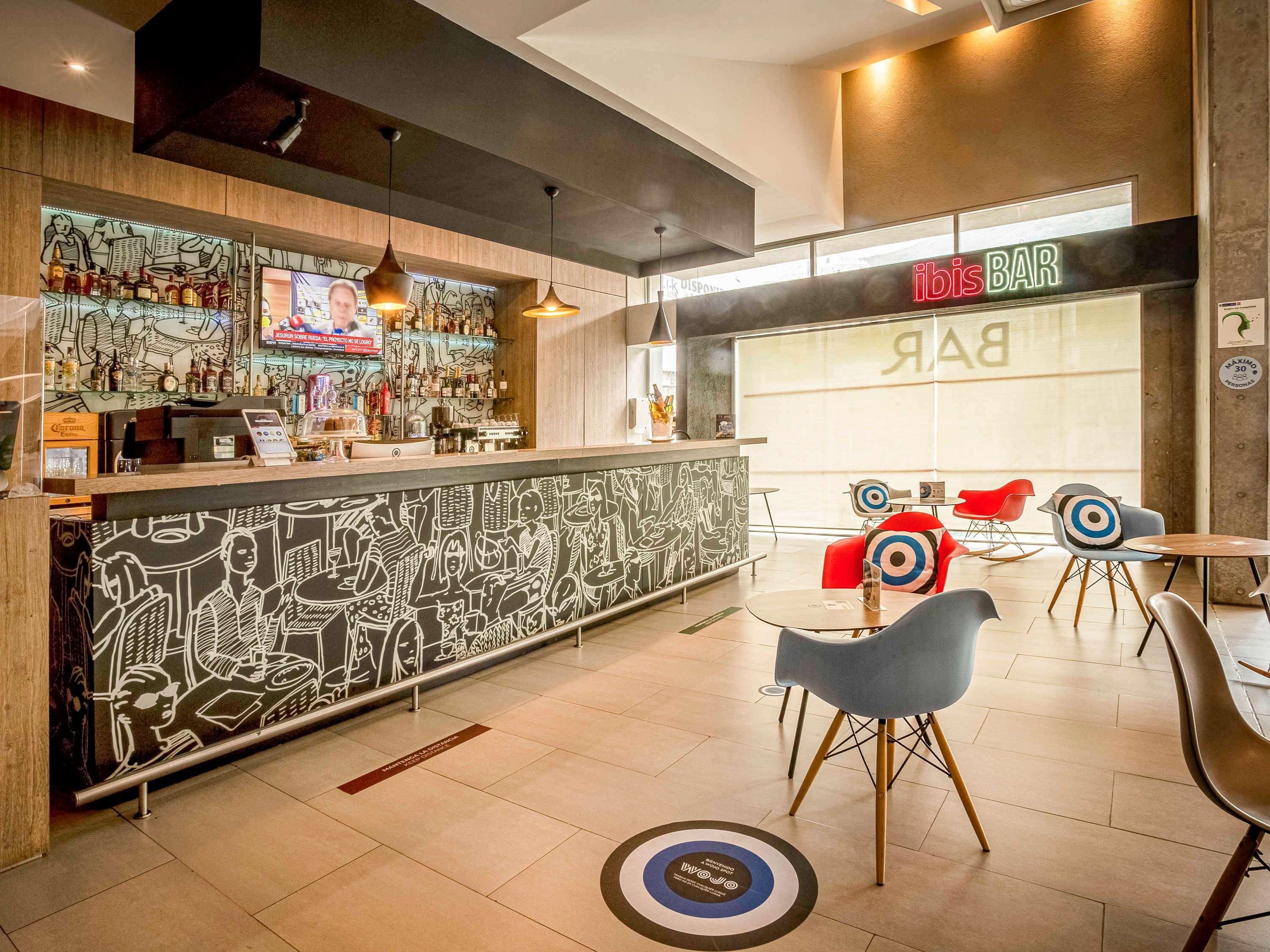 Bar/Salón ibis Cali Granada