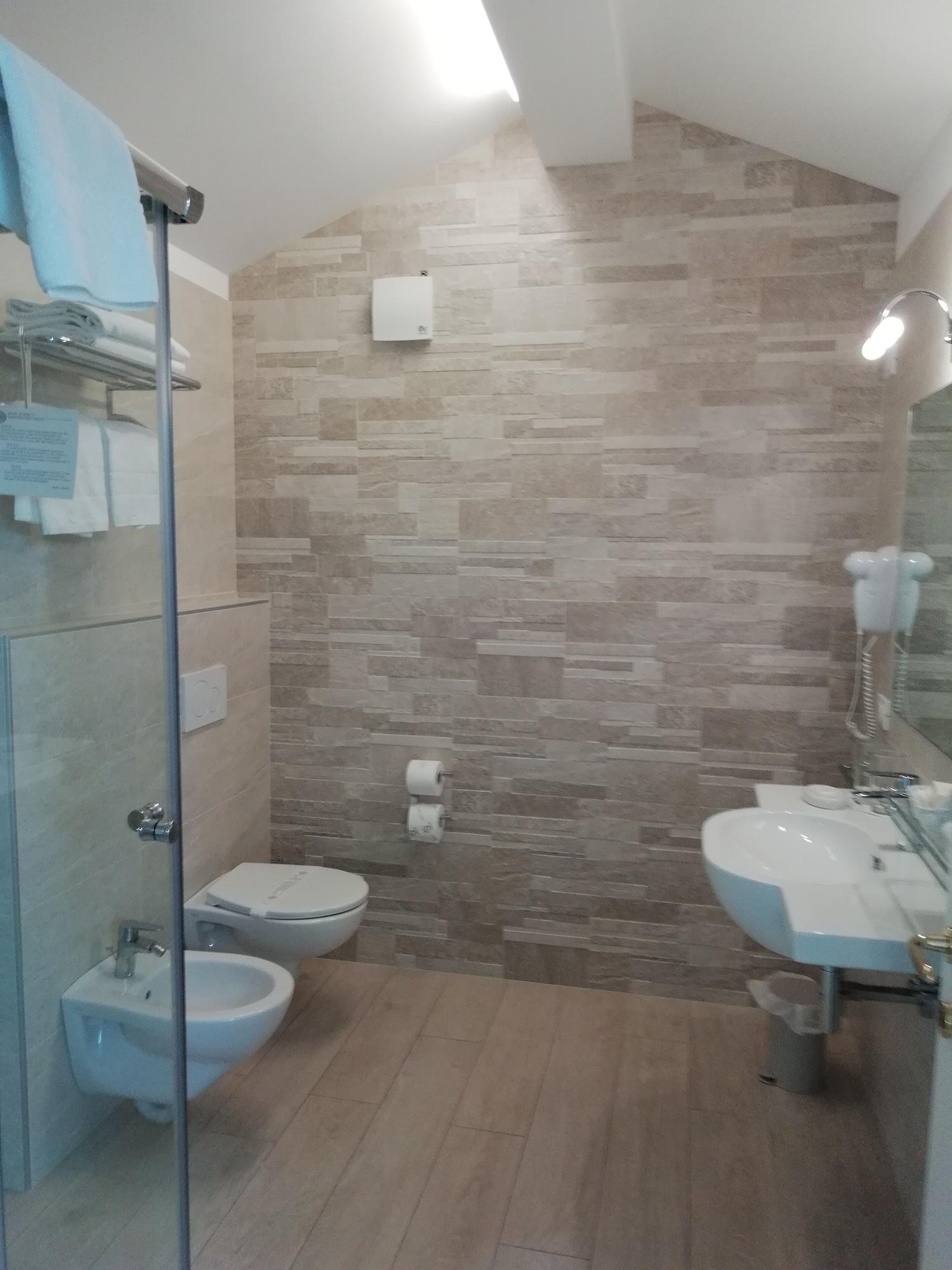 Equipamiento de Habitación Ai Dogi
