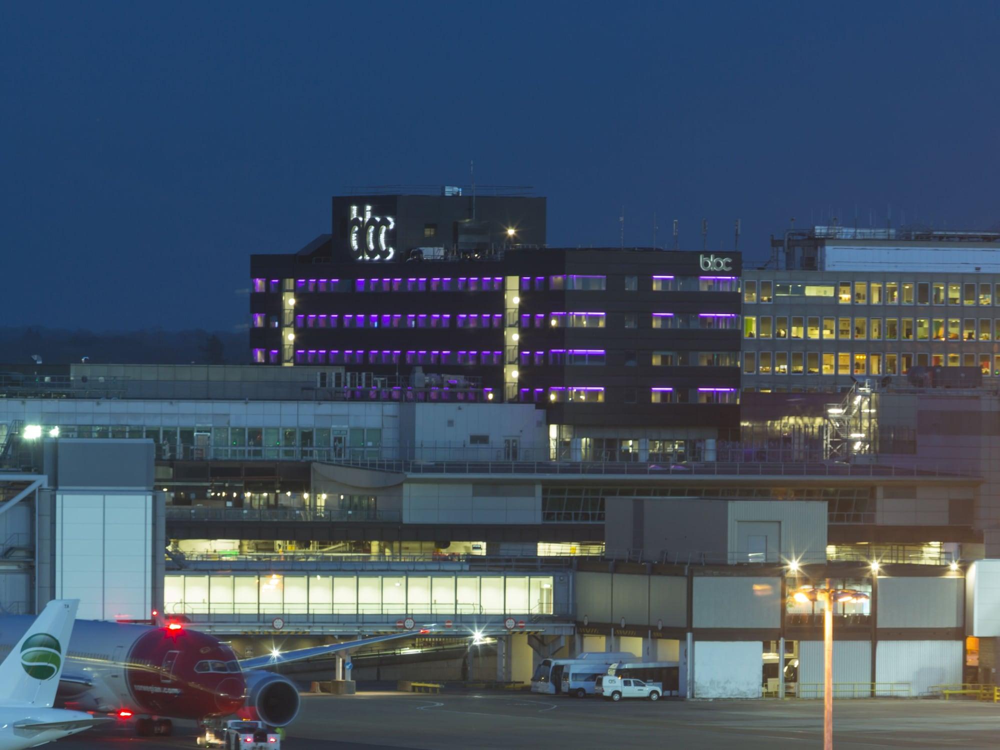 Vista Exterior Bloc Hotel London Gatwick Airport