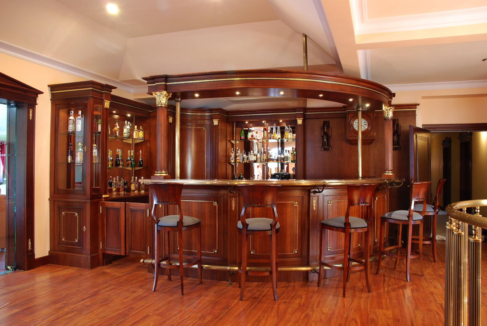 Bar/Salón Hotel na Podzamczu