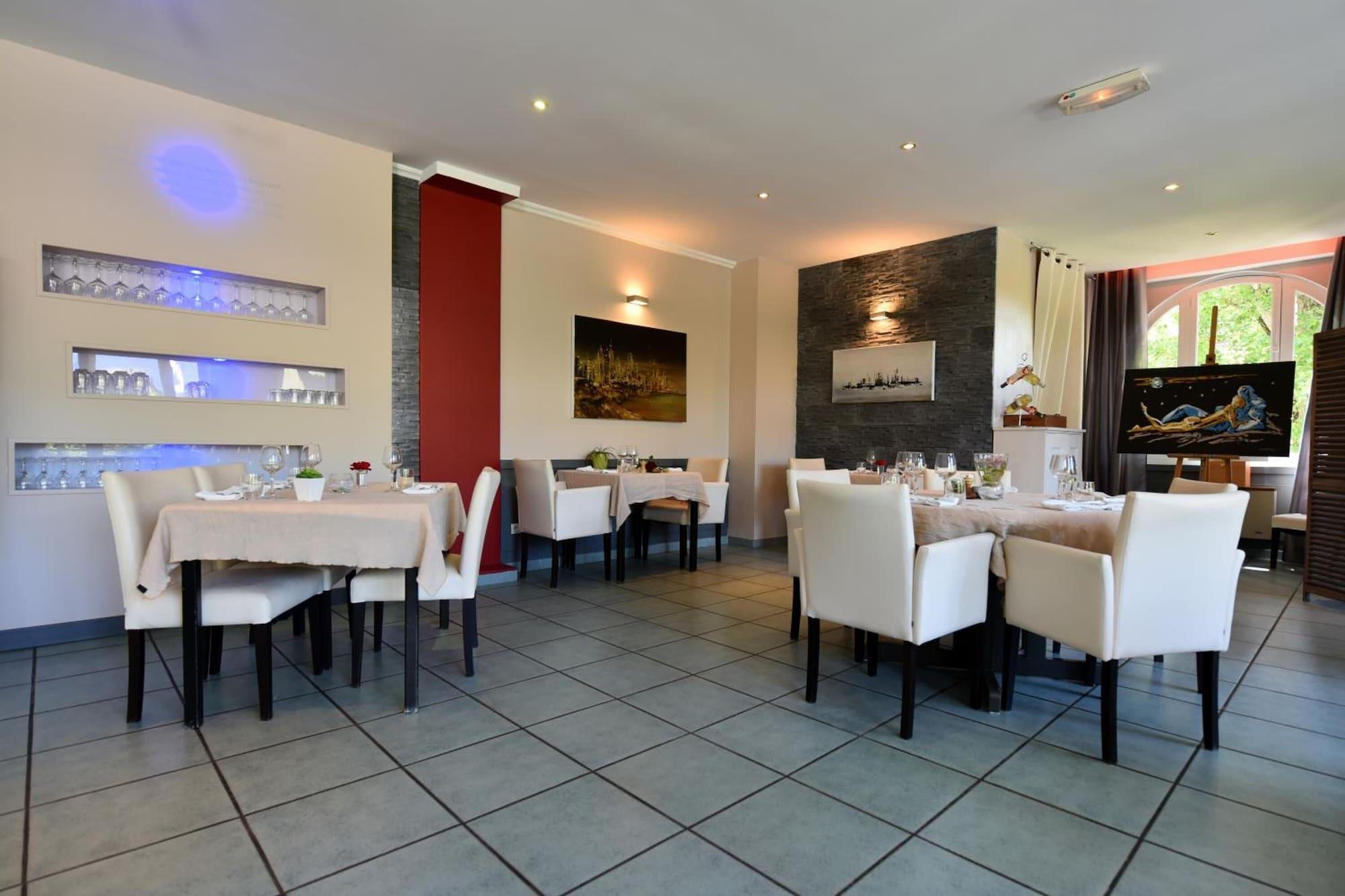 Restaurant Logis Hôtel Restaurant Le Castel Fleuri