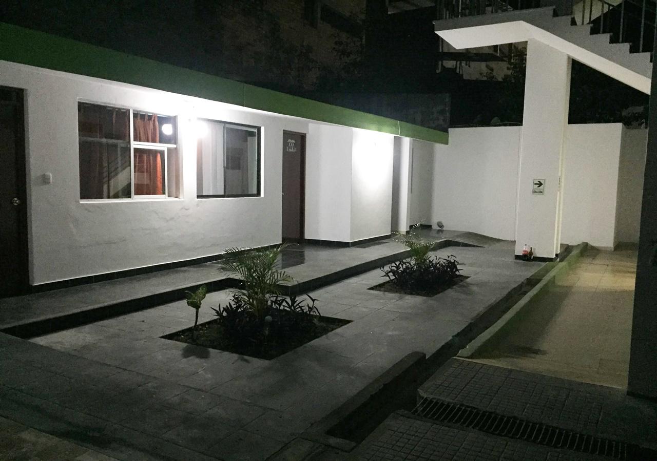 Varios Hostal Tropical