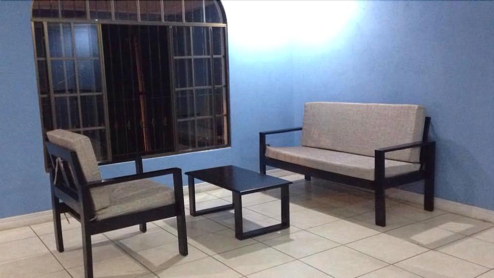 Vista Lobby Hostal Villa Catalina