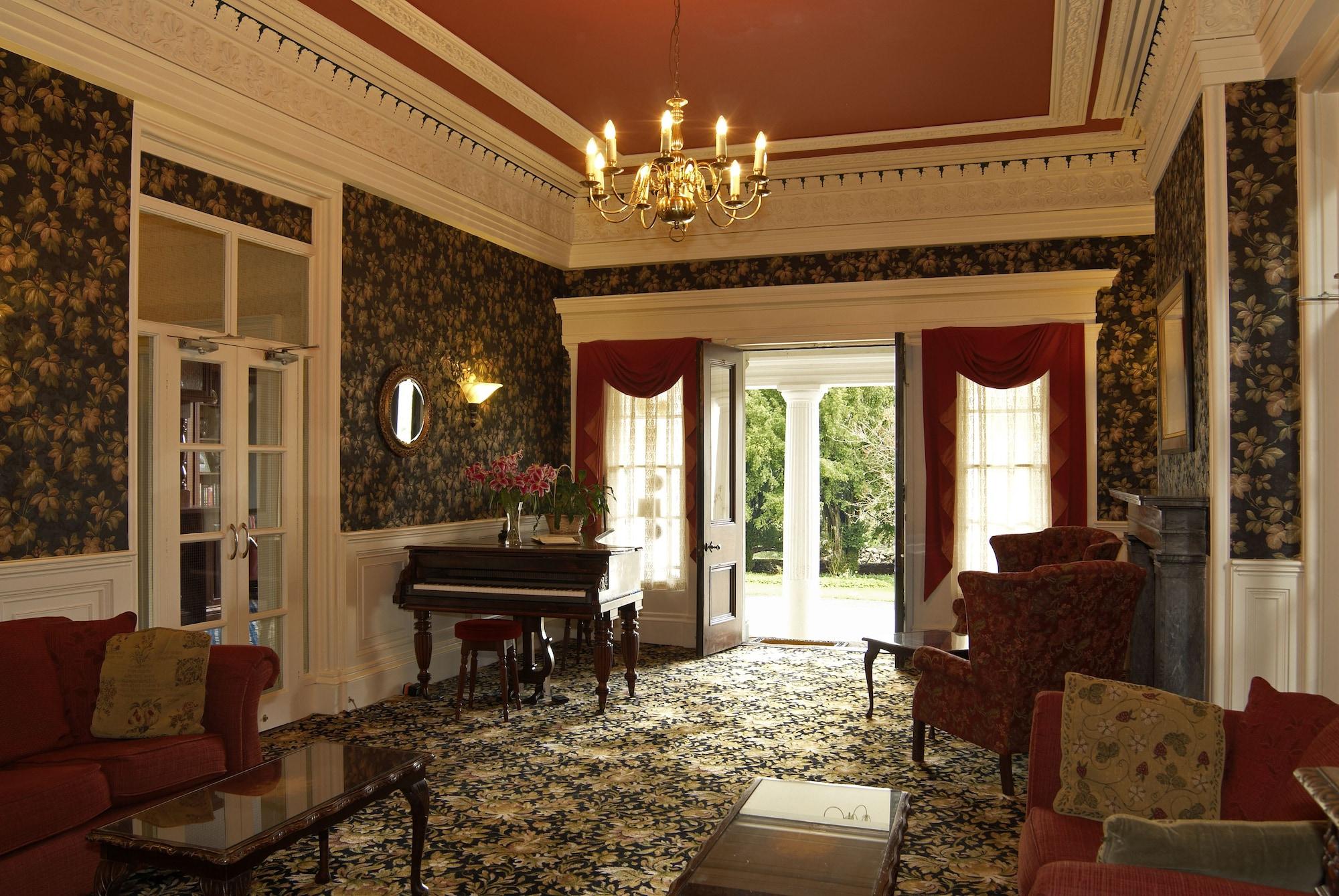 Vista Lobby Overwater Hall