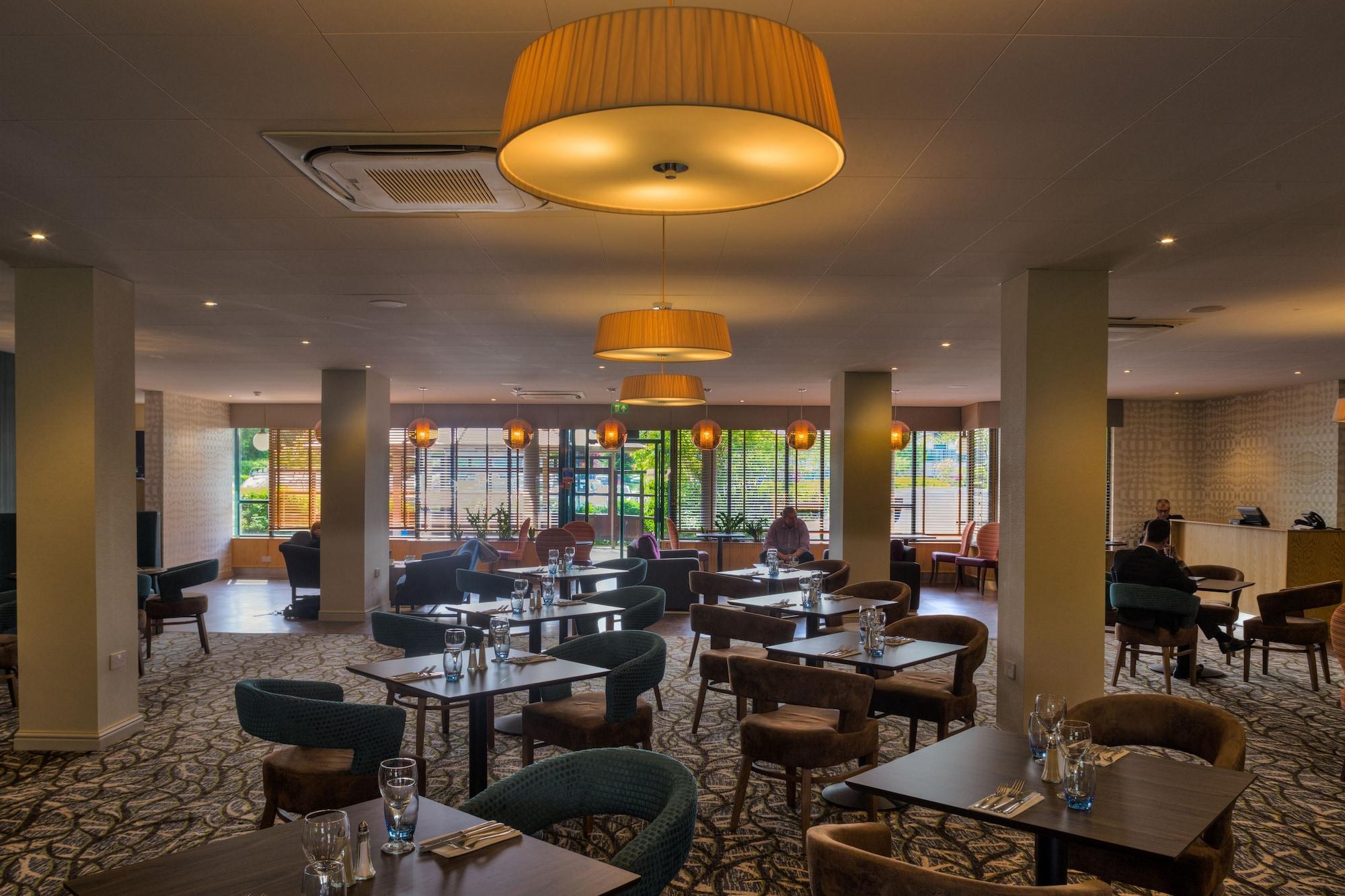 Restaurant Cedar Court Wakefield