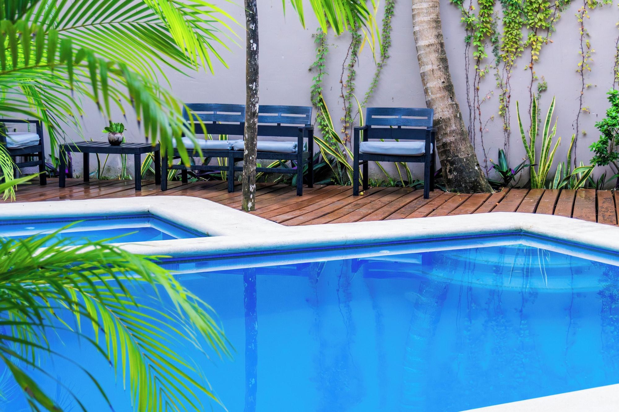 Vista Piscina Casa Playa Maya