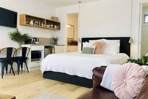 Alojamiento - Hakea King Suite- Inlet Waters Escape. Stroll the inlet & nature boardwalk