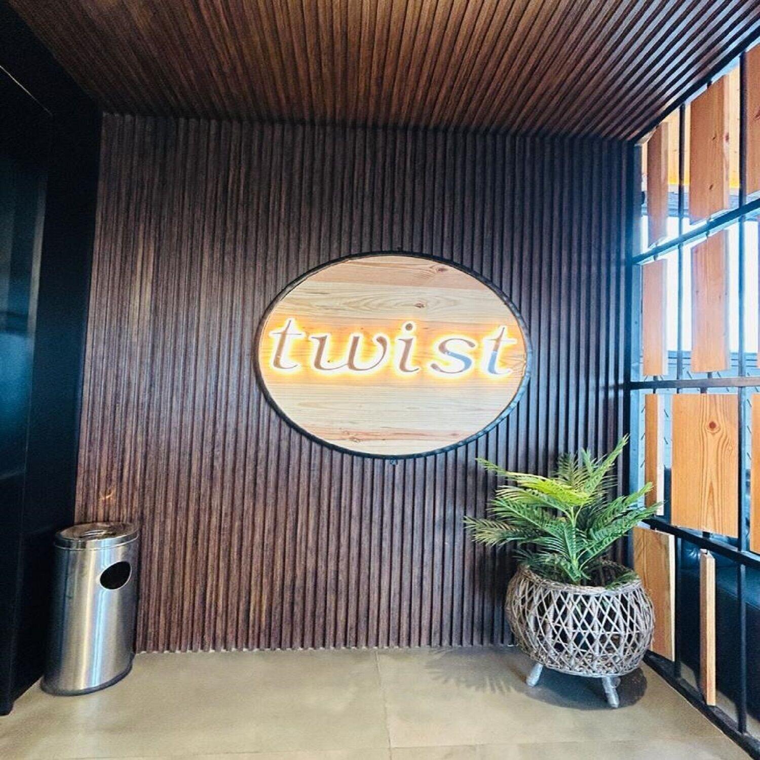 Restaurant Five Elements Hotels Goldleaf Haldwani