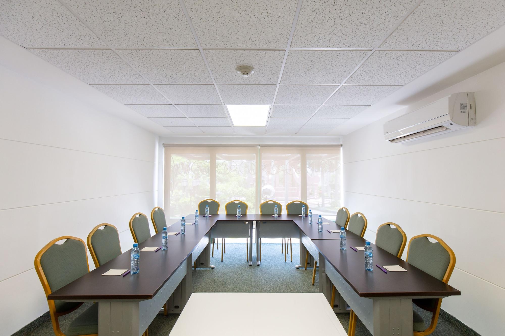 Sala de Reuniones HS HOTSSON Smart Value Tampico