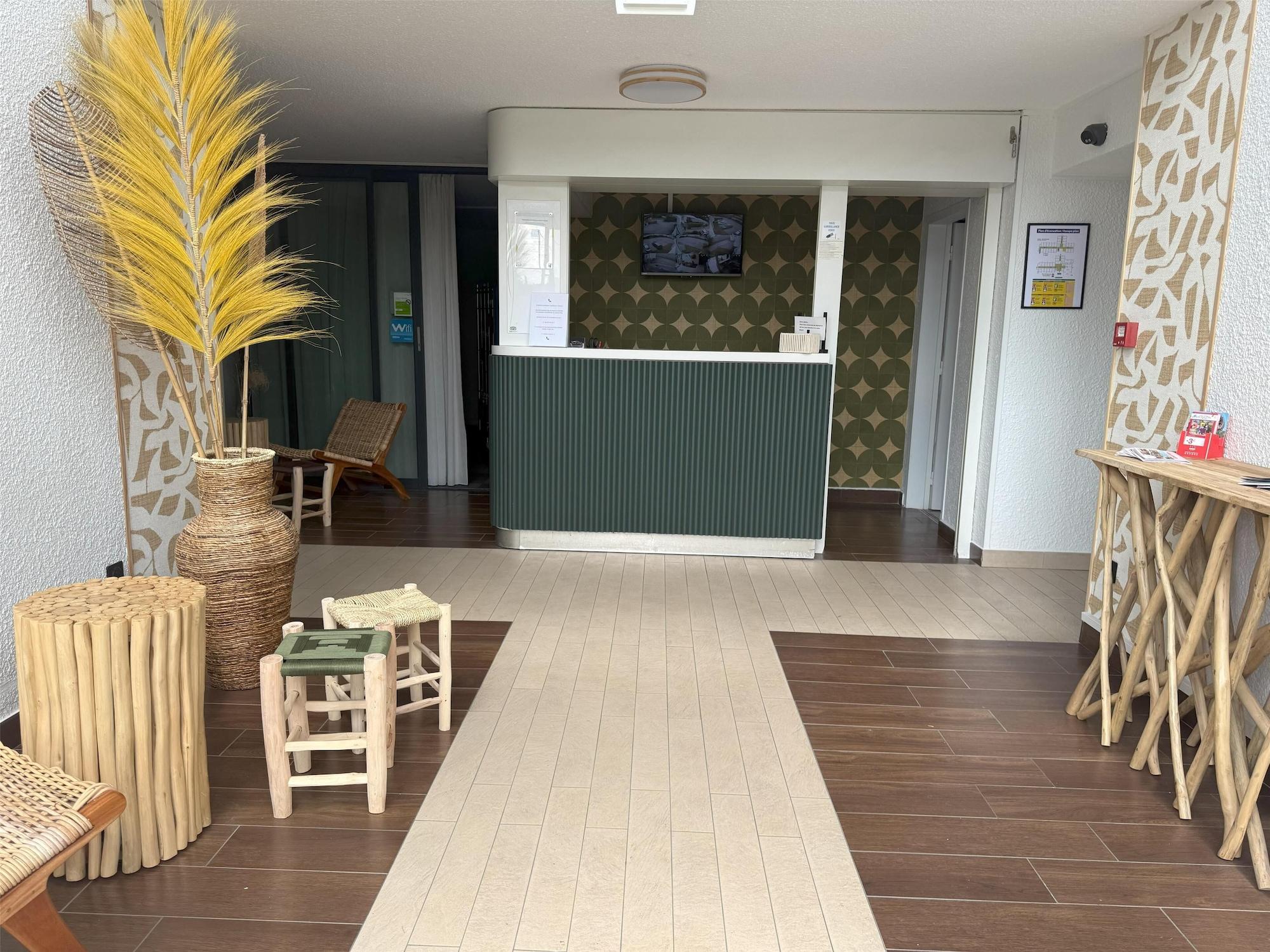 Vista Lobby Sure Hotel by Best Western Valence Nord