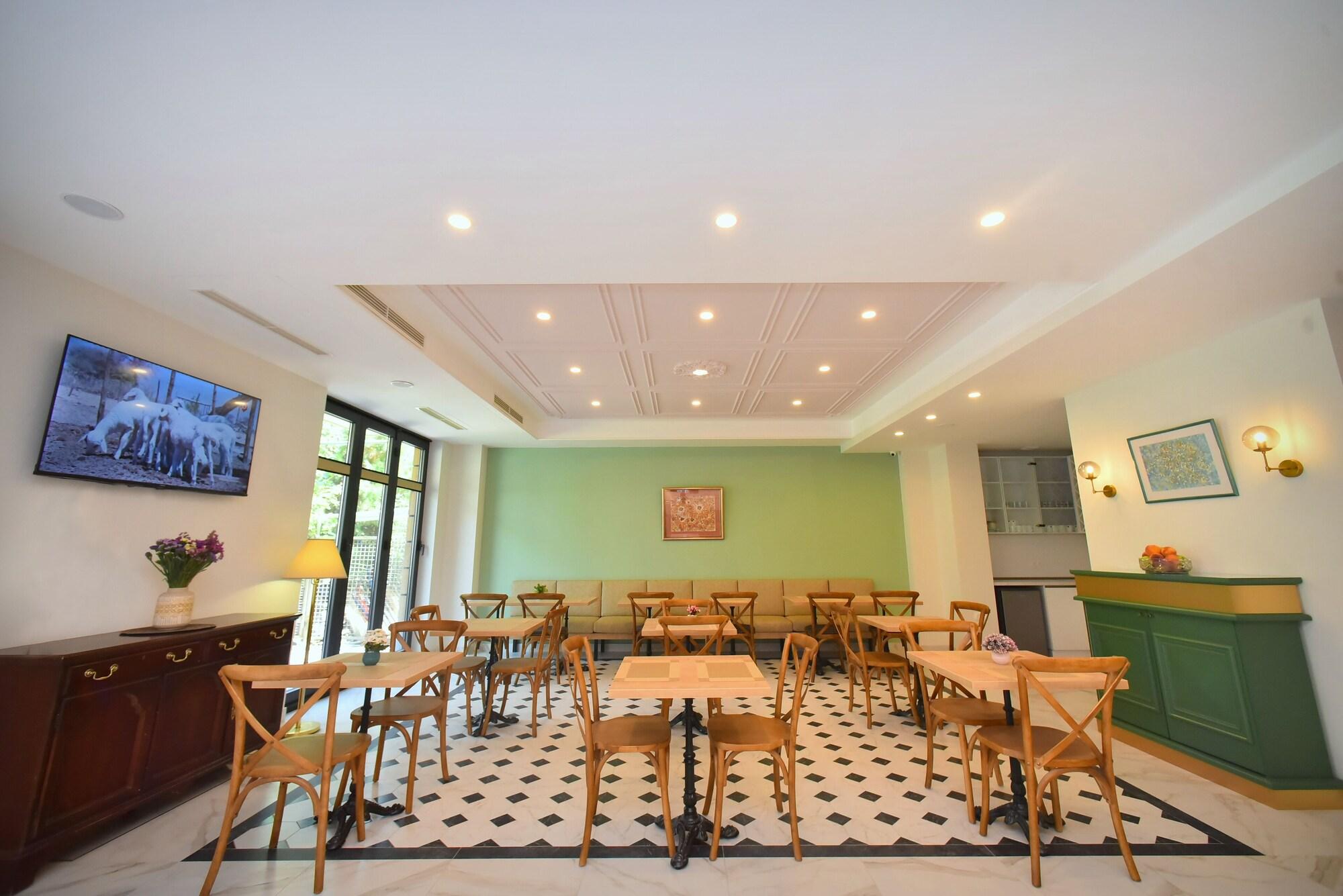 Vista Lobby Avenue 30 Hotel