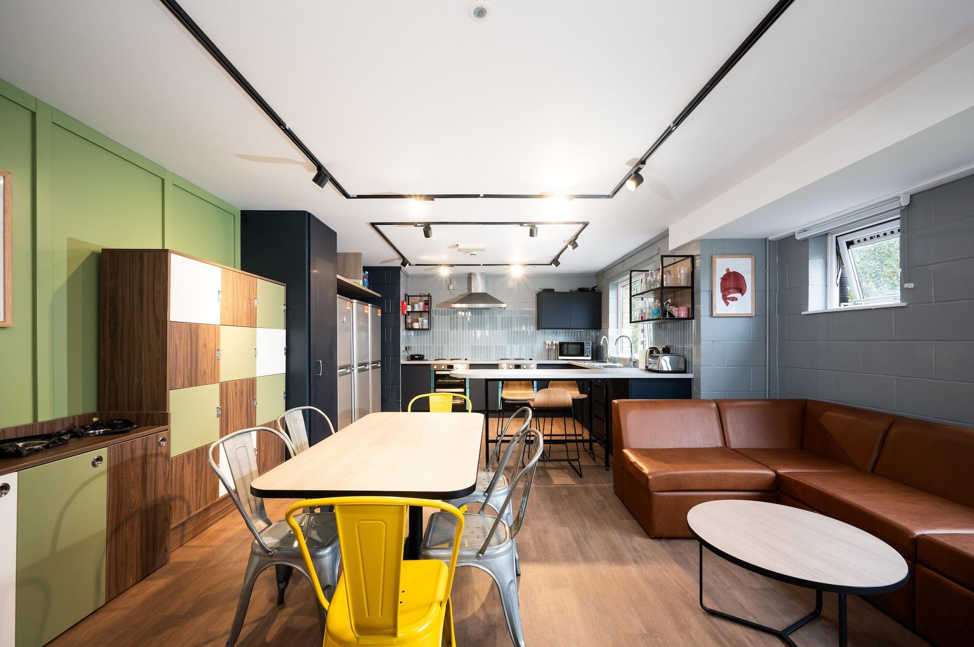 Varios Queens University Belfast - Elms Village - Hostel