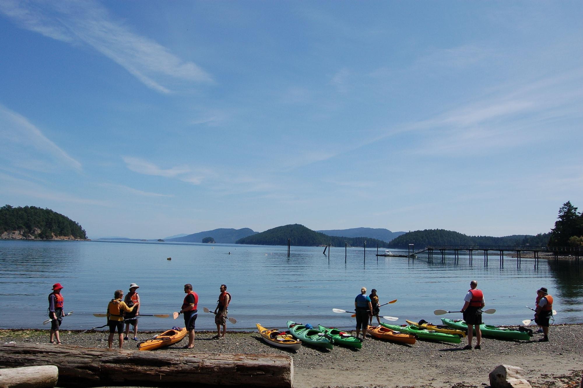 Playa Mayne Island Resort