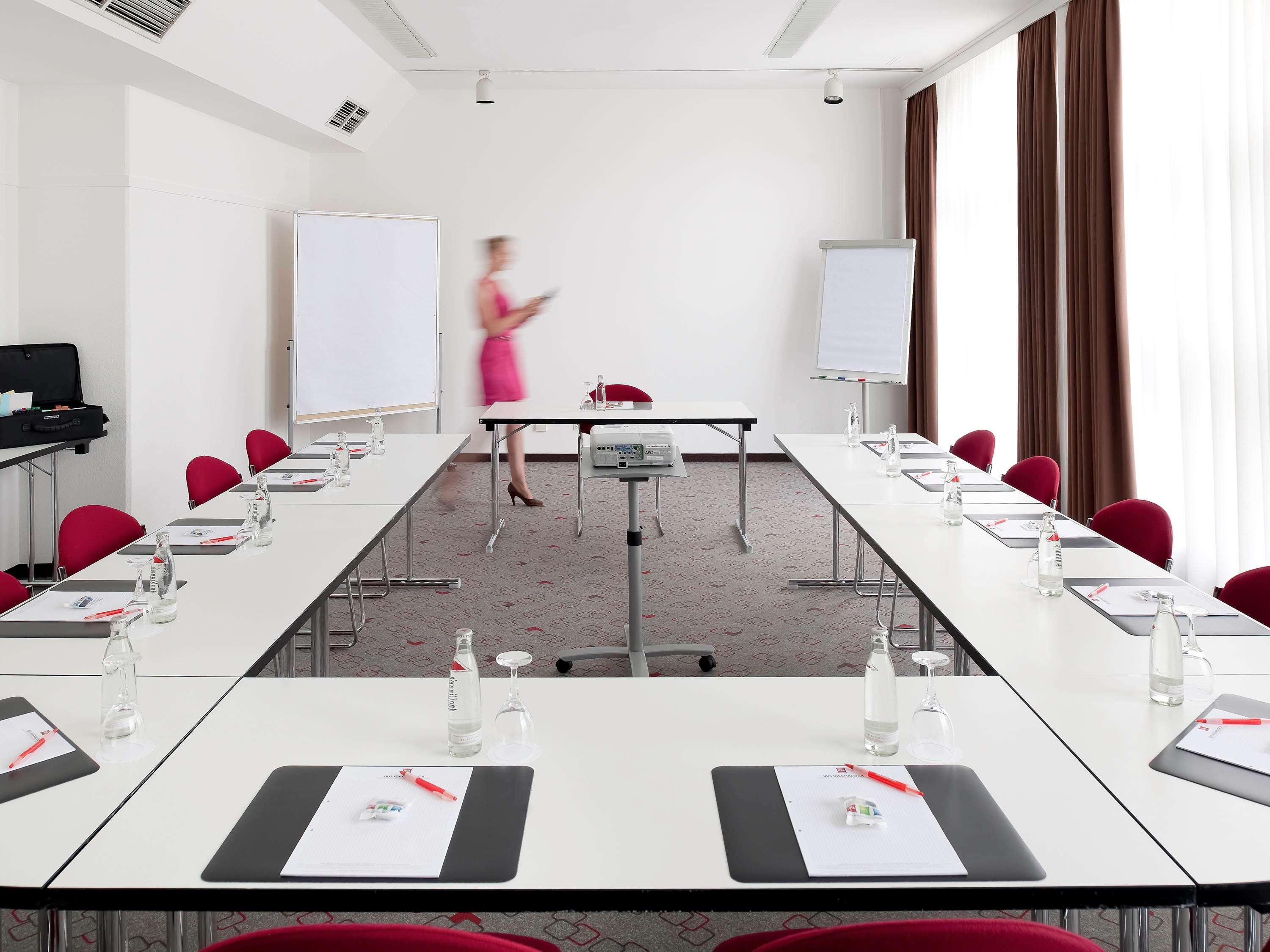 Centro de Negocios B&B HOTEL München-Schwabing