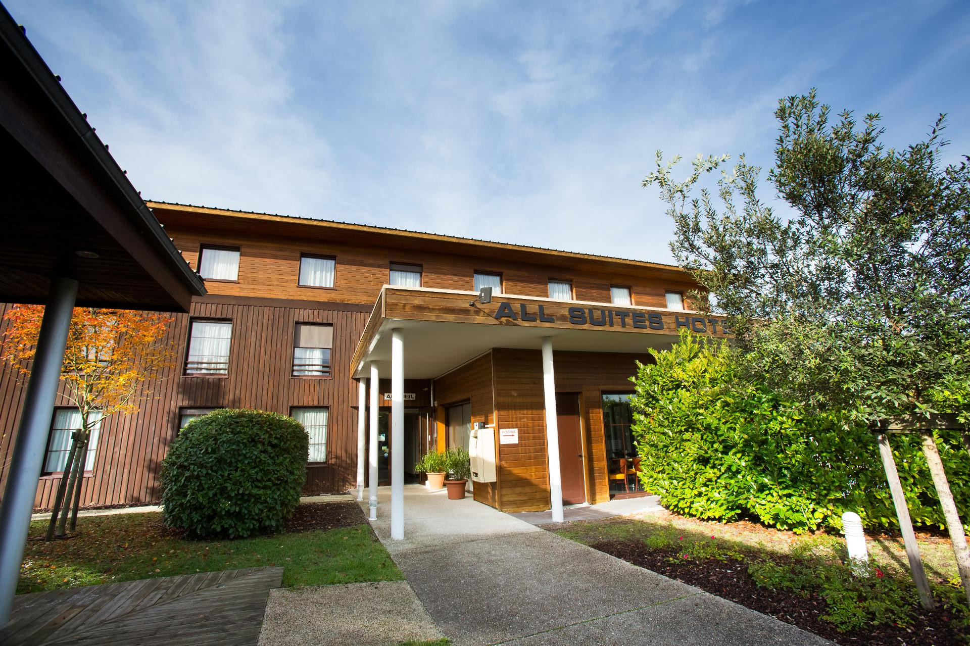 Vista Exterior Hotel All Suites Le Teich