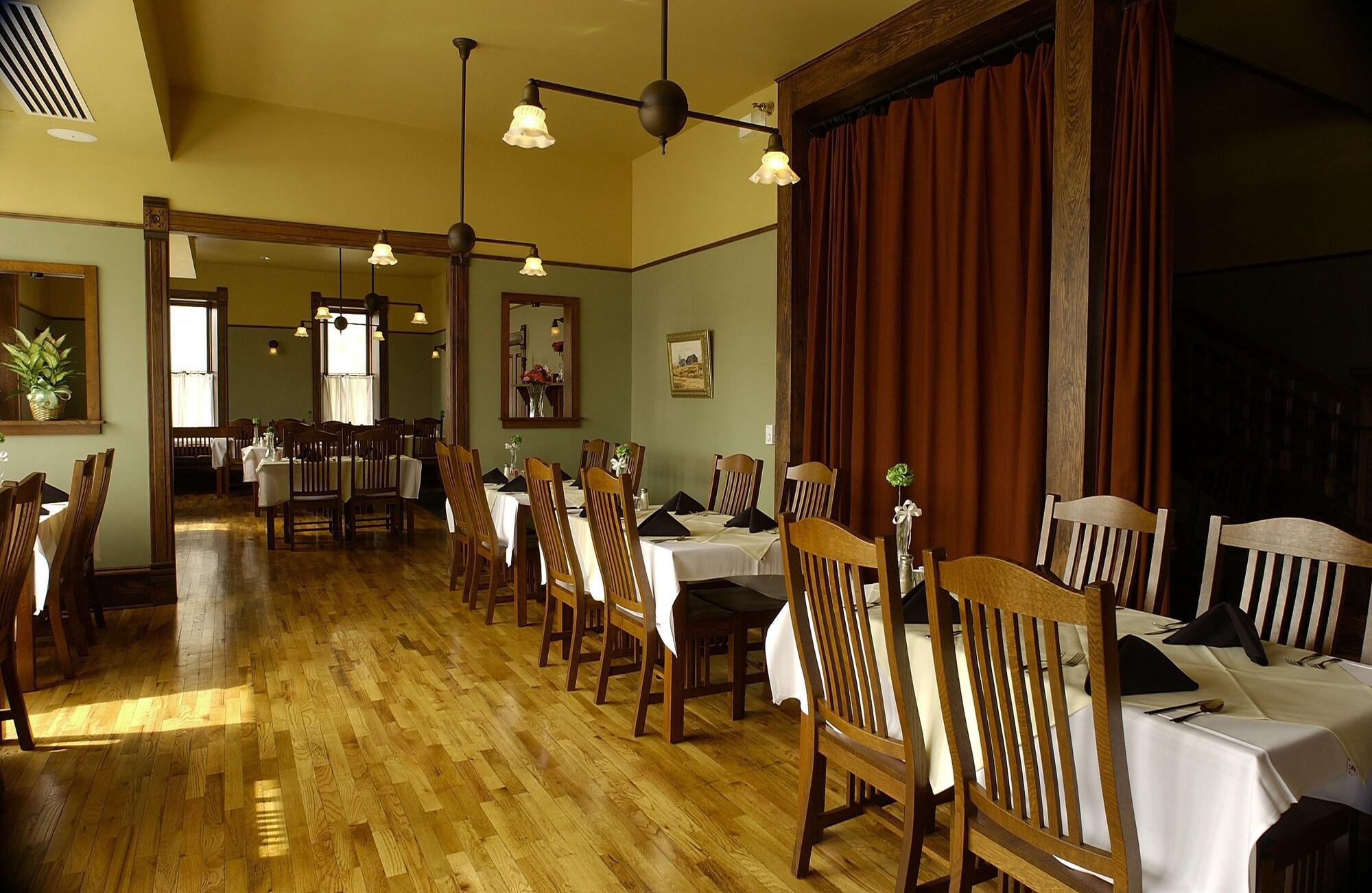 Restaurant Midland Railroad Hotel