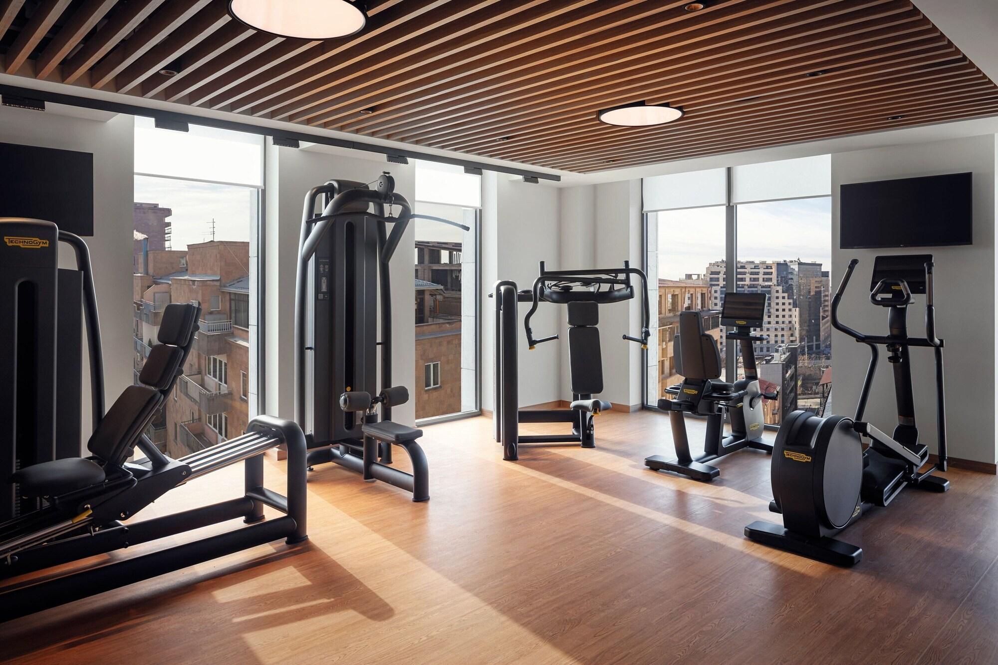 Gimnasio Courtyard By Marriott Yerevan