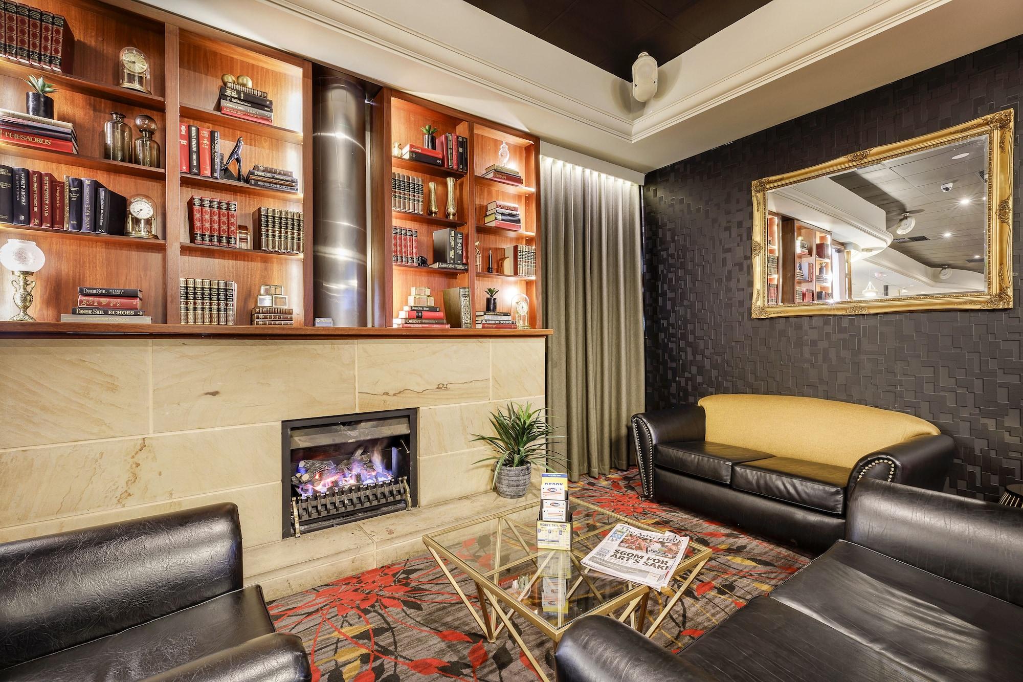 Vista Lobby Nightcap at Findon Hotel
