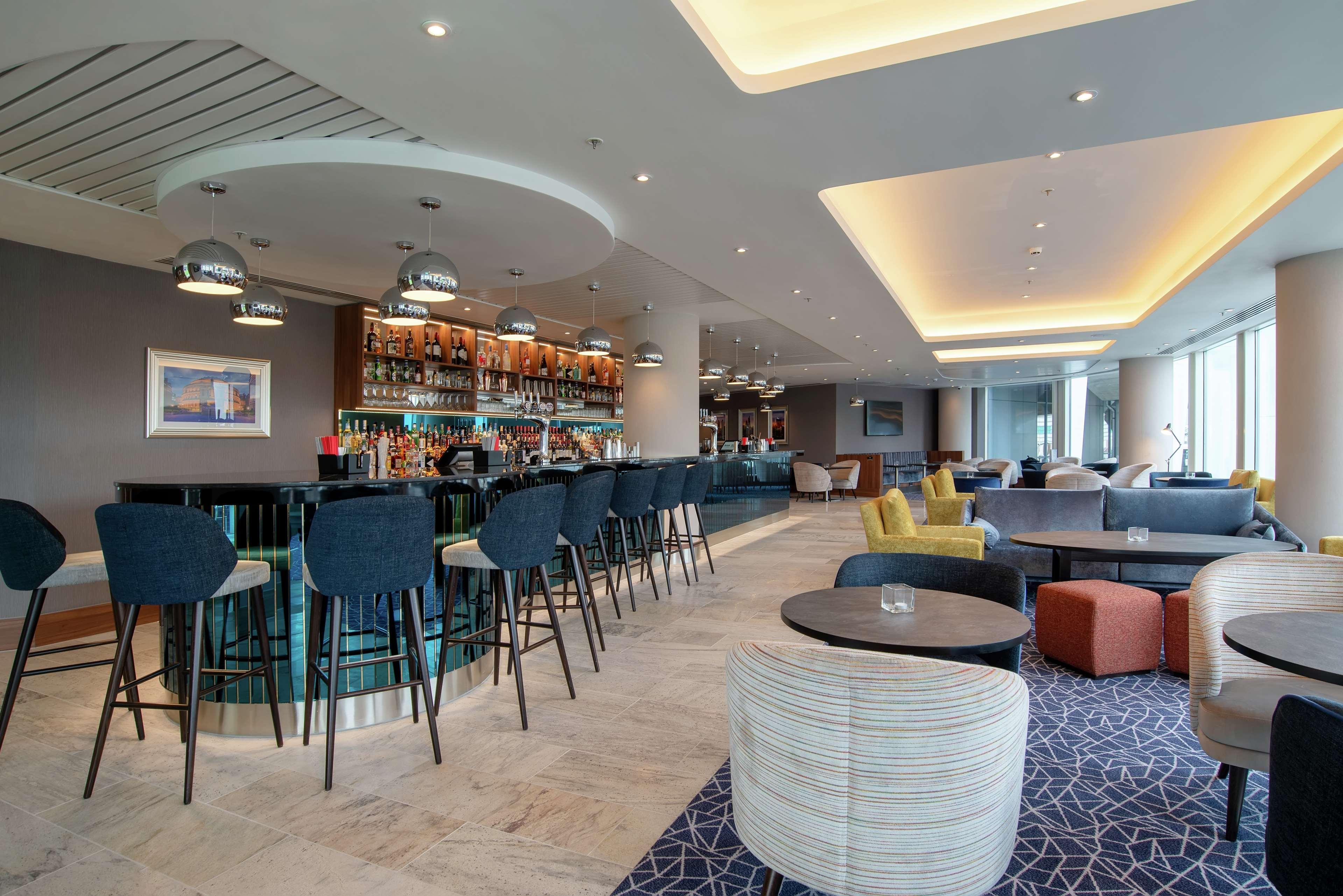 Bar/Salón Hilton Garden Inn London Heathrow Terminal 2 and 3