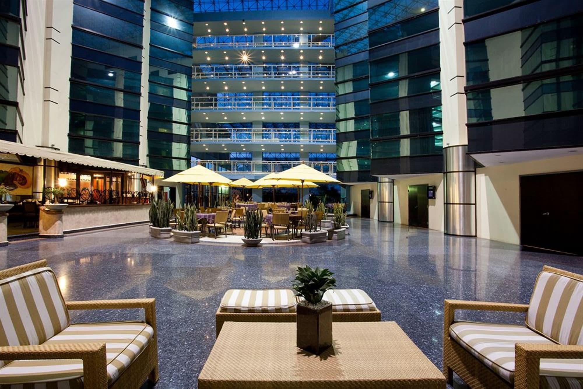 Vista Lobby Hotel Misión Pachuca