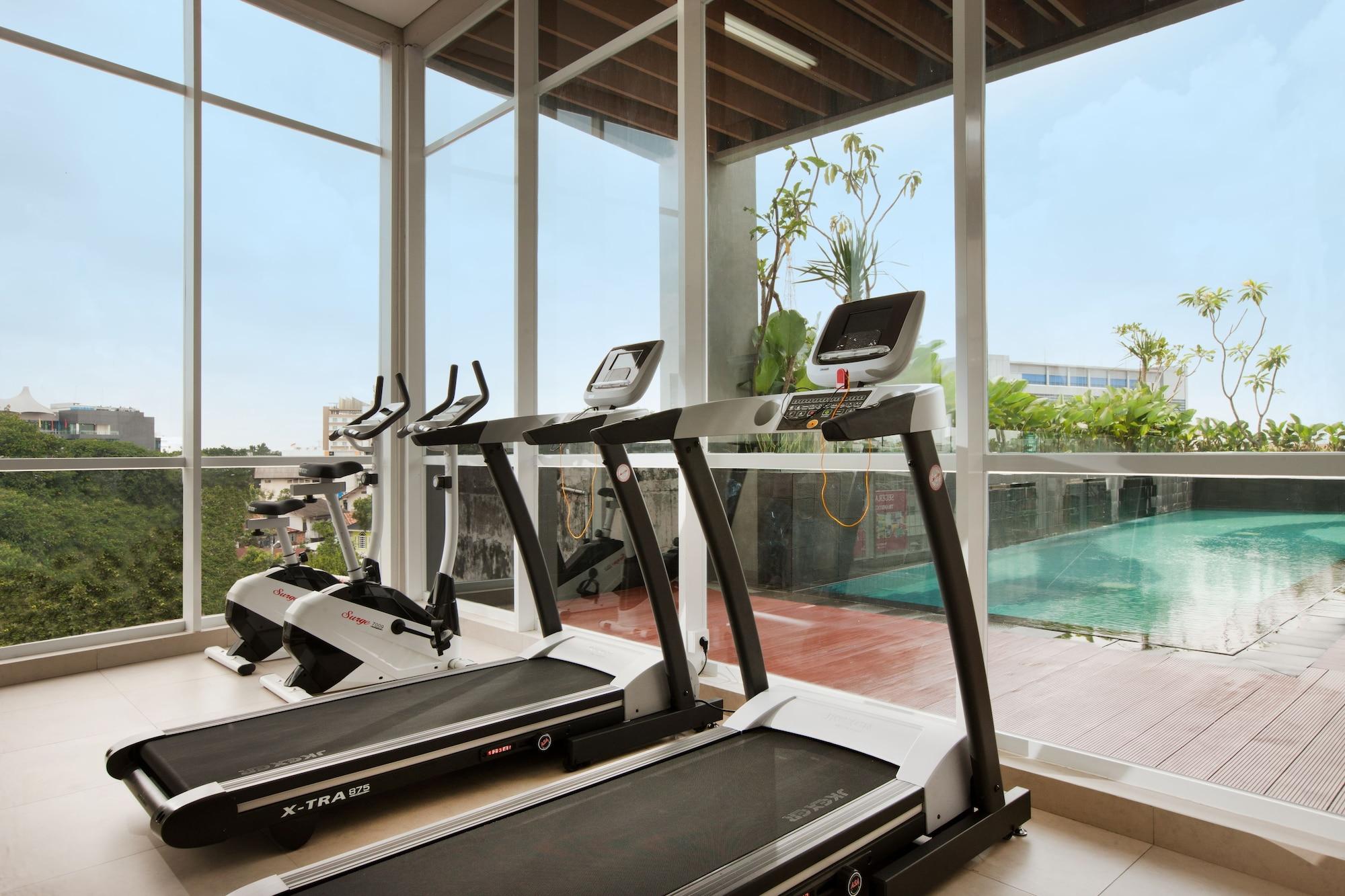 Gimnasio Hotel Santika Radial Palembang