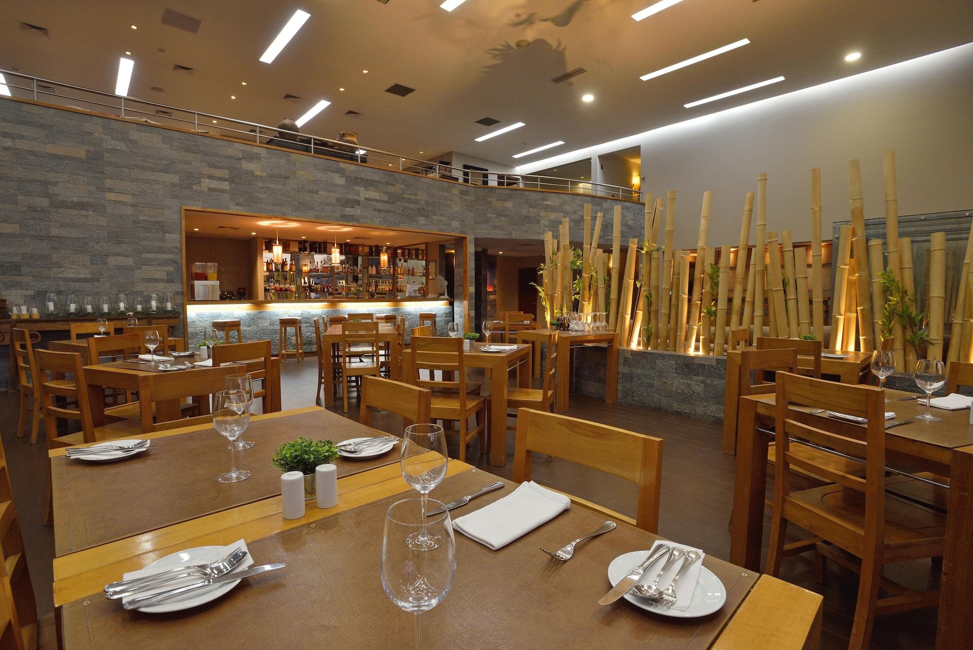 Bar/Salón Inca Hoteles