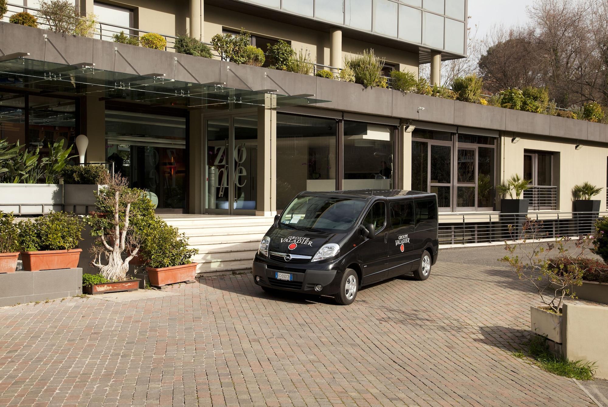 Vista Exterior Hotel Zone