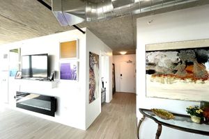 Alquiler Vacacional - Sunny Ceiling to Floor Corner Unit--Forever Views of Lake Michigan