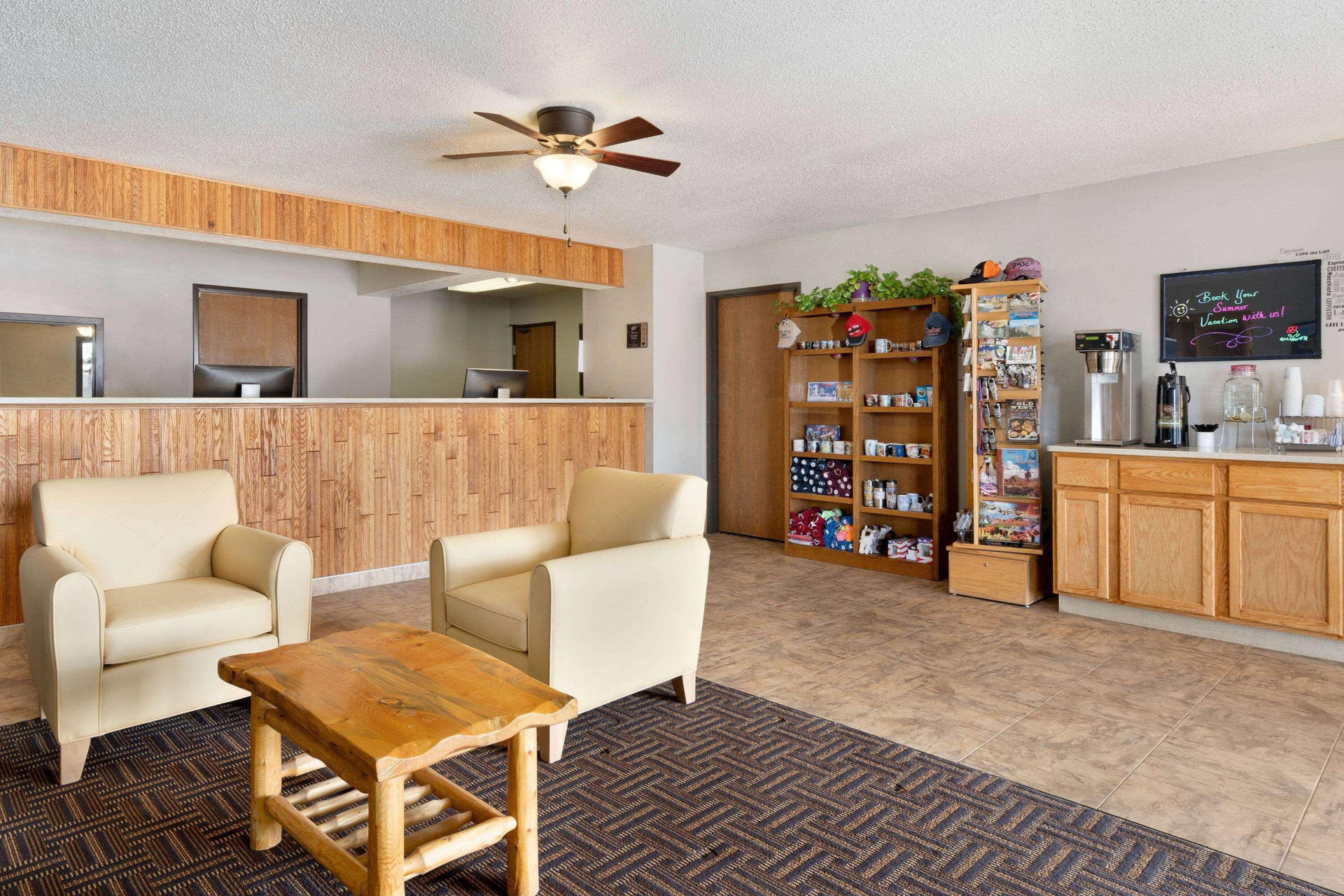 Vista Lobby Super 8 by Wyndham Custer/Crazy Horse Area