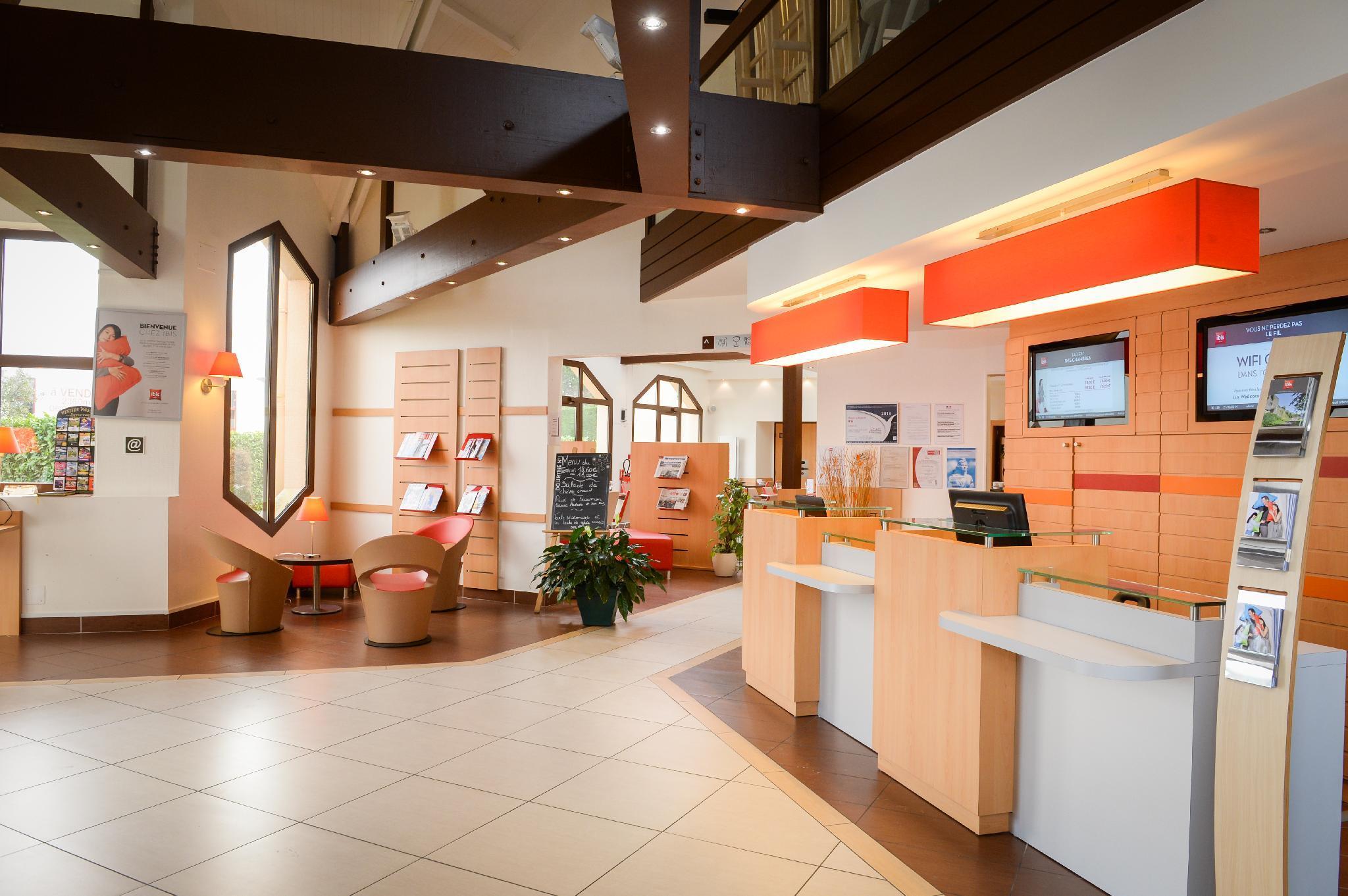 Vista Lobby ibis Saint-Lô La Chevalerie