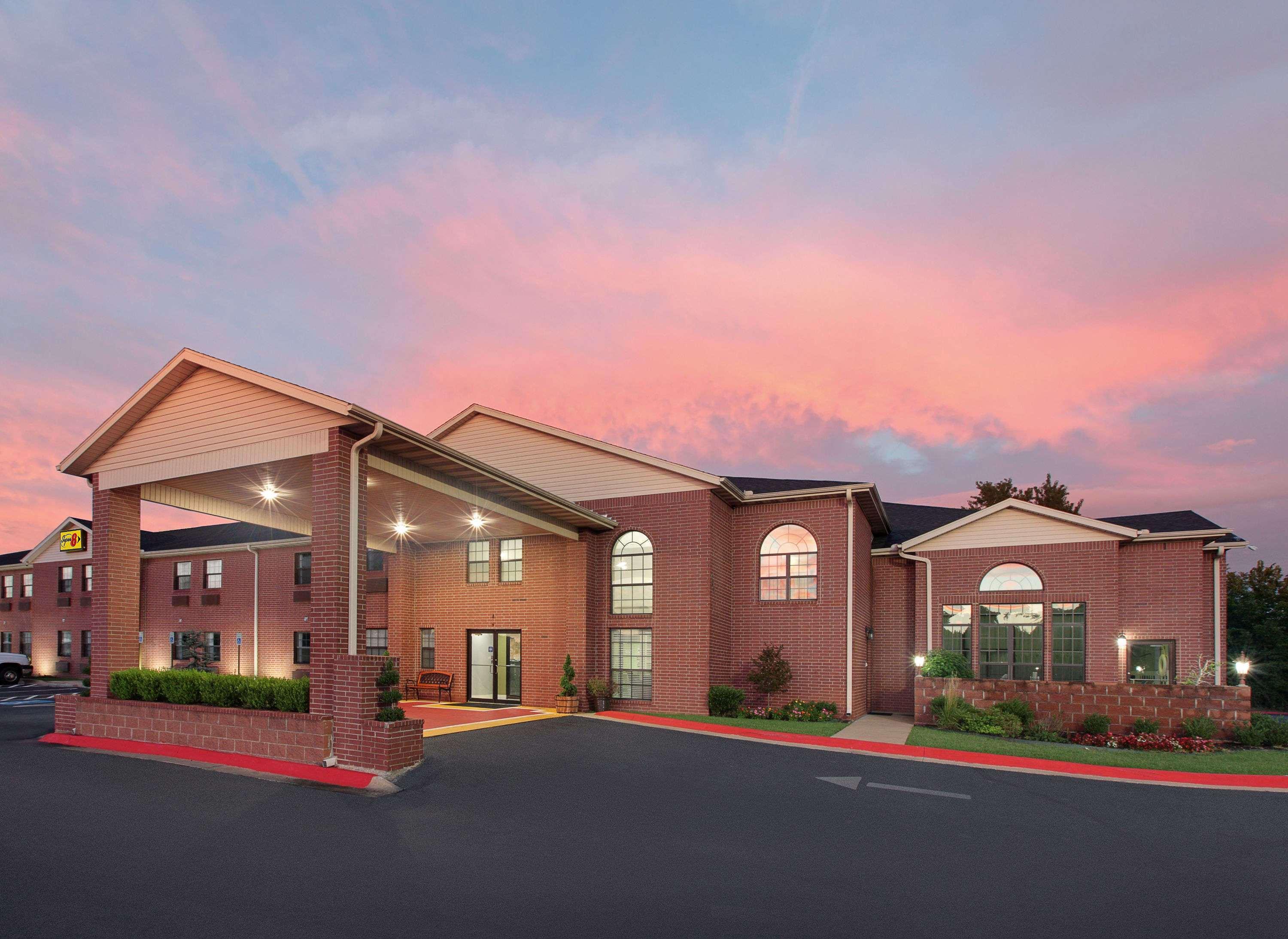 Vista Exterior Super 8 By Wyndham Lowell/Bentonville/Rogers Area