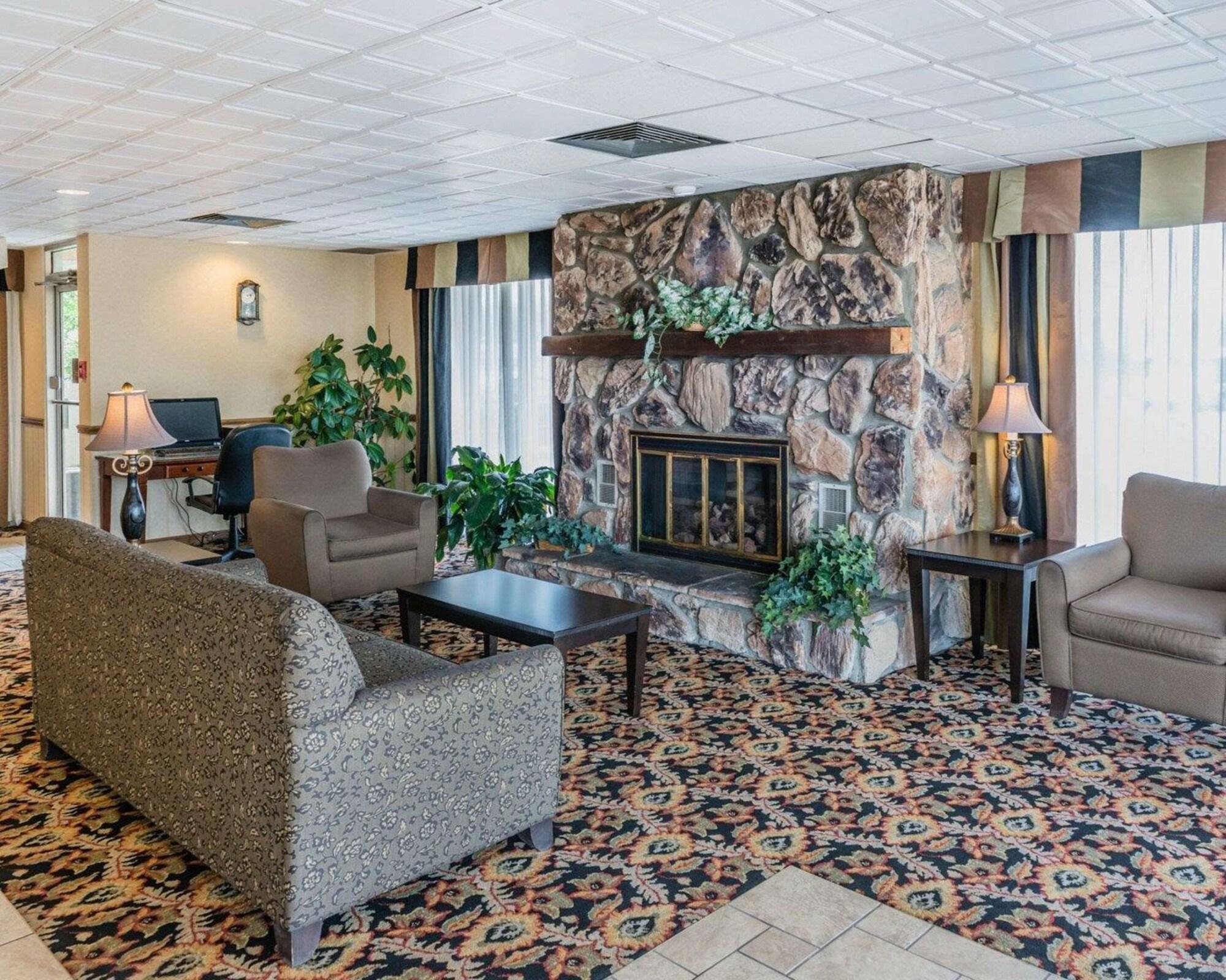 Vista Lobby Rodeway Inn Mercer I-80