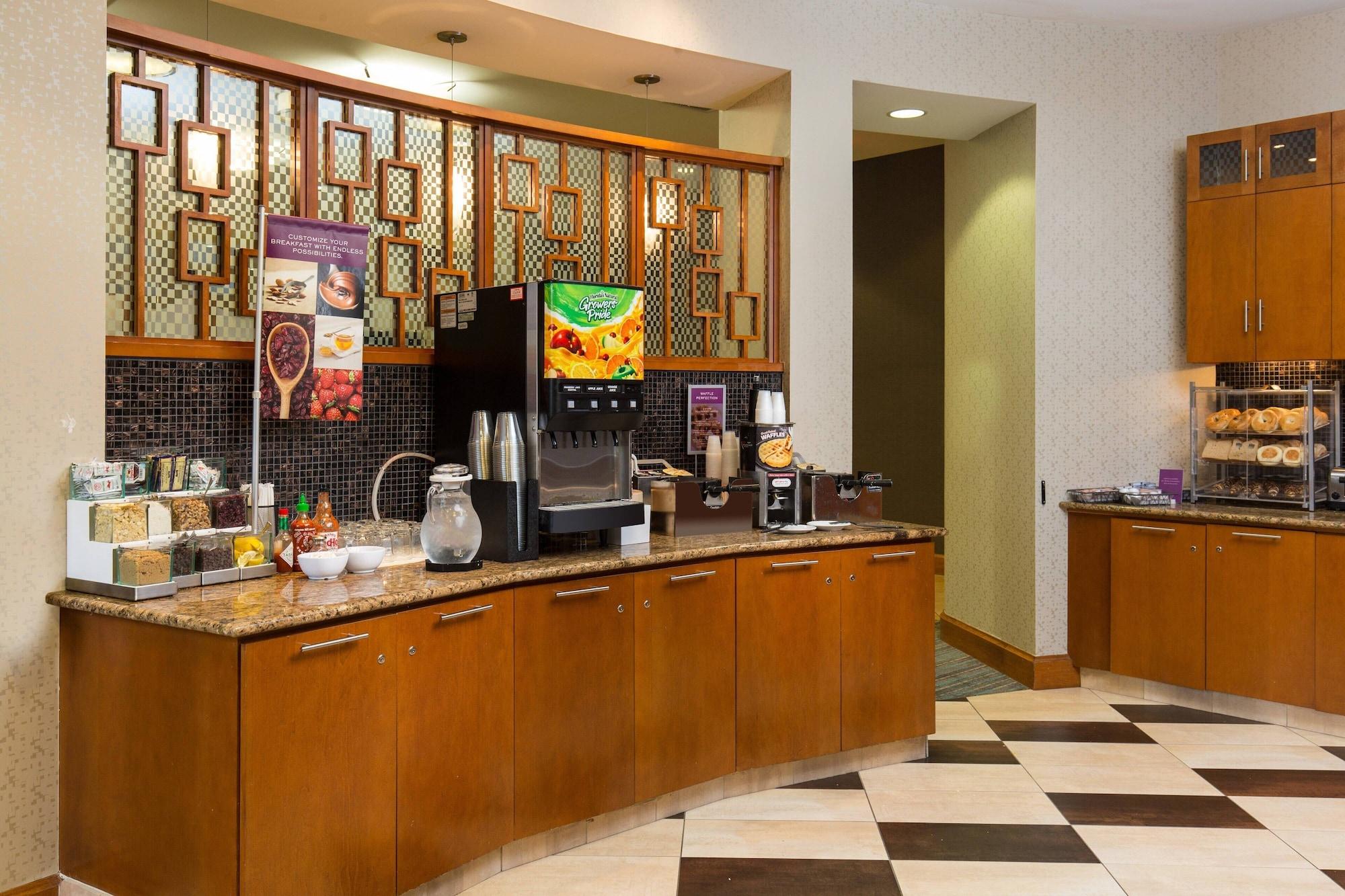 Restaurant Residence Inn by Marriott Springfield Old Keene Mill