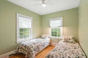 Alquiler Vacacional - Charming Manville Heights Cottage Retreat 3 Bedroom Home