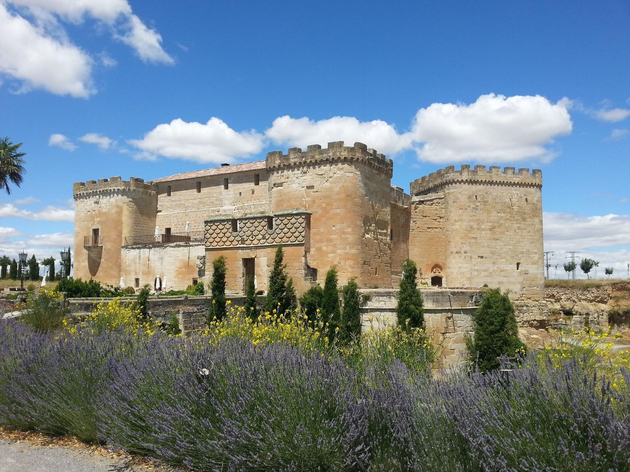 Vista Exterior Posada Real Castillo del Buen Amor