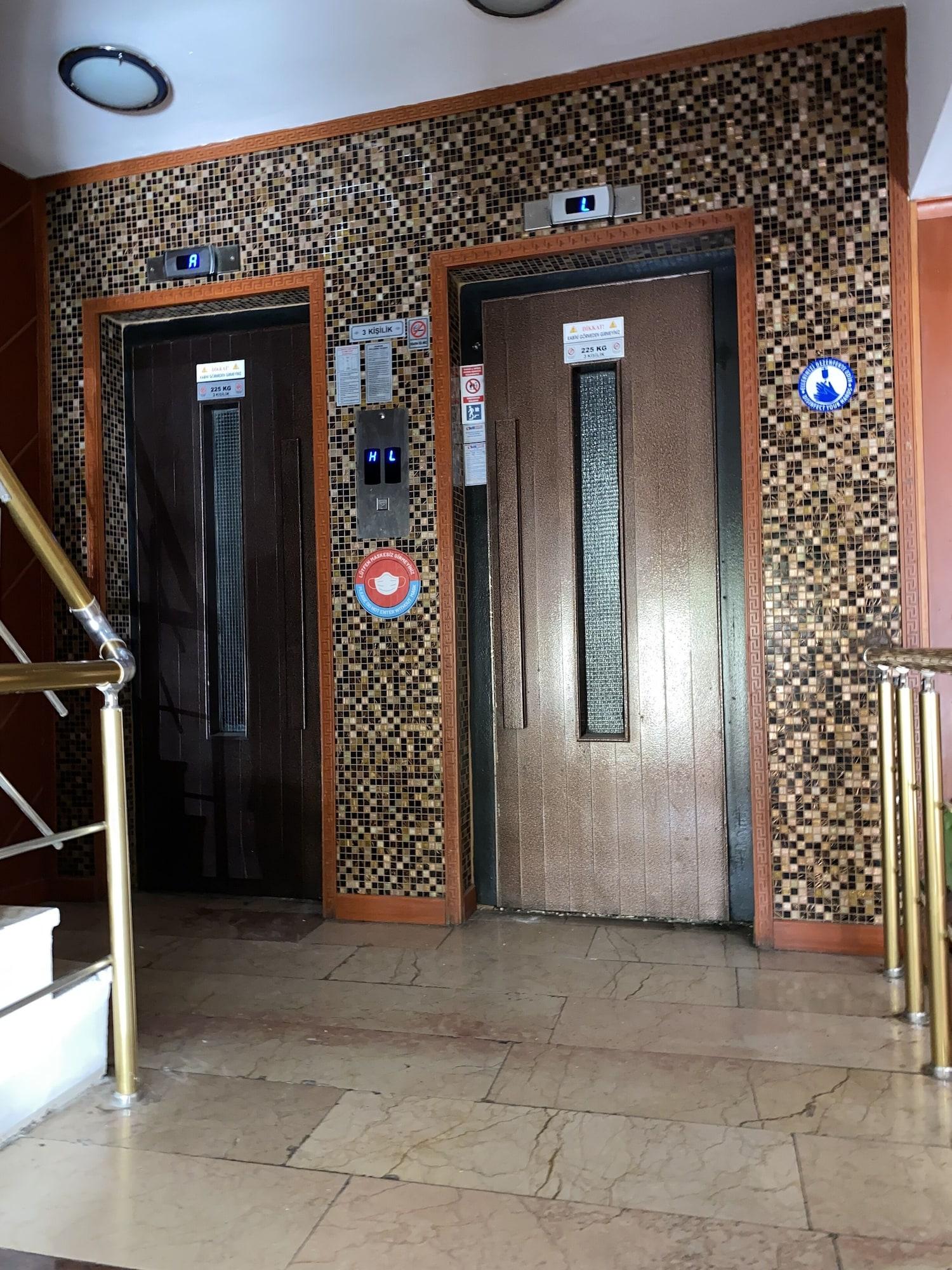 Vista Lobby Hotel Monopol