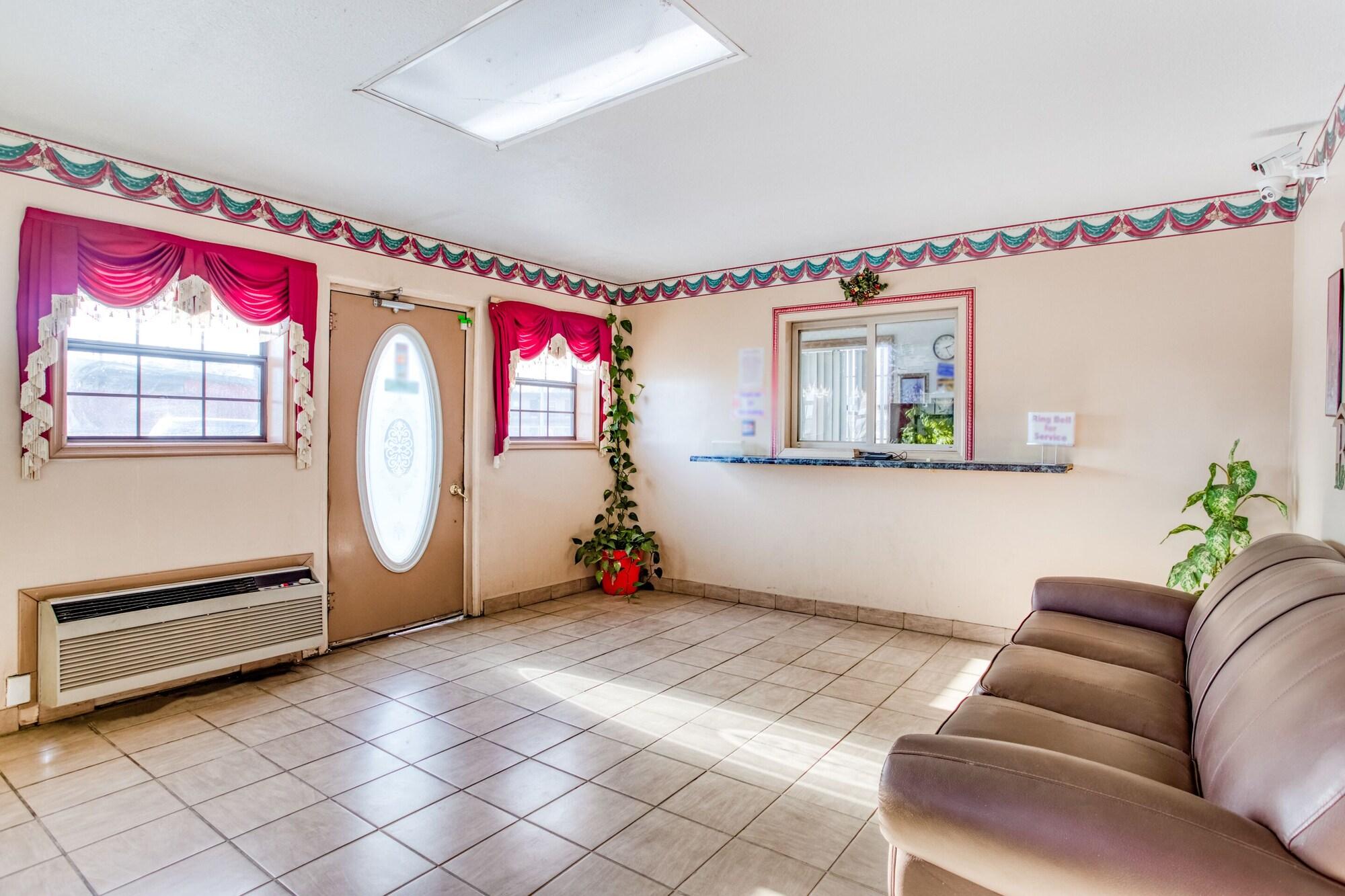 Vista Lobby OYO Hotel Bald Knob near Searcy AR