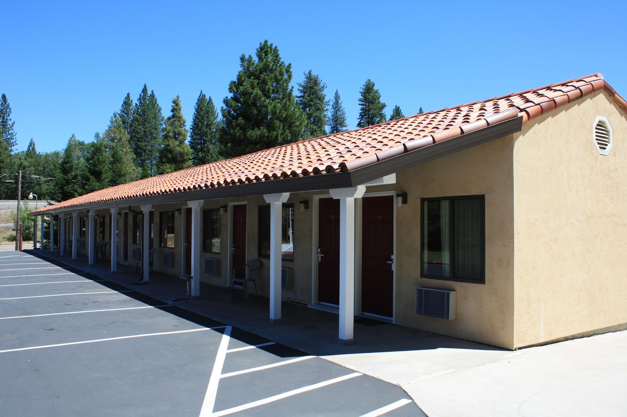 Vista Exterior Gold Trail Motor Lodge