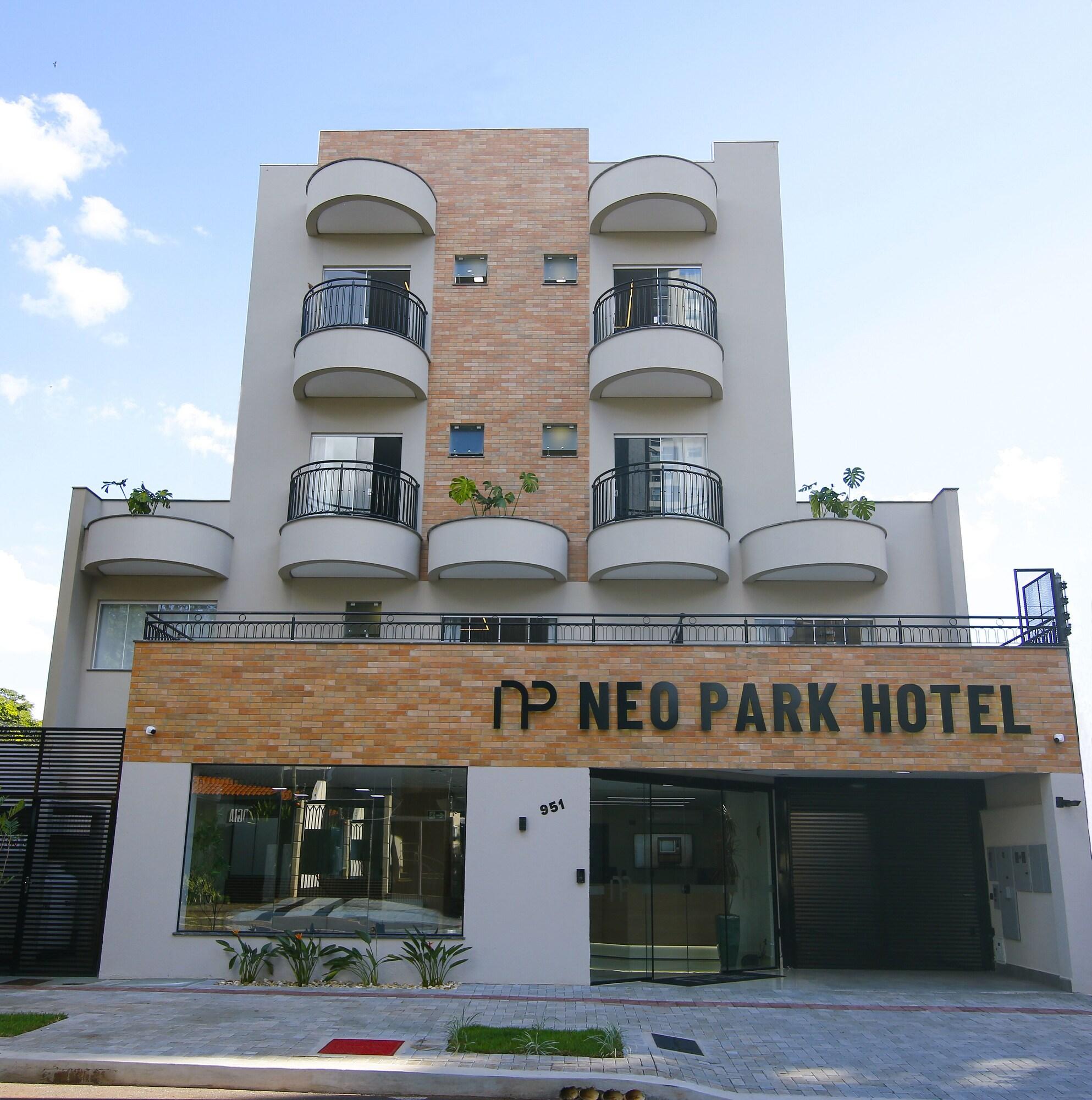 Vista Exterior NEO PARK HOTEL