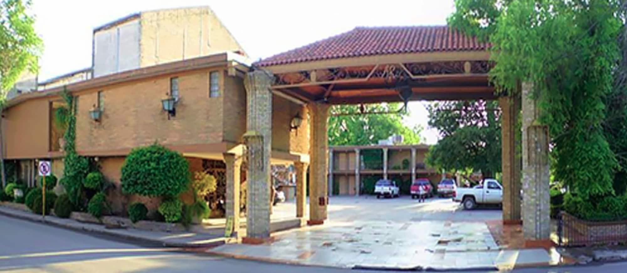 Vista Exterior Autel Rio Inn Luxury Inns
