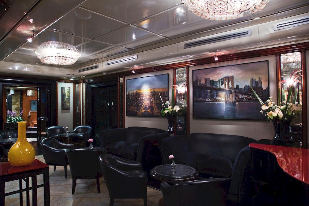 Vista Lobby Suite Valadier